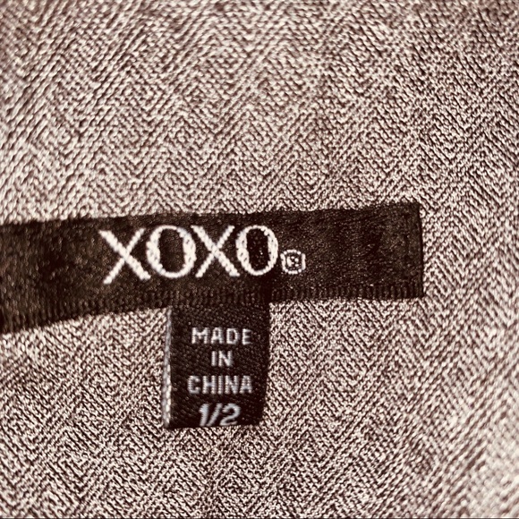 ✨XOXO✨static grey pencil skirt pleated back - Picture 3 of 3